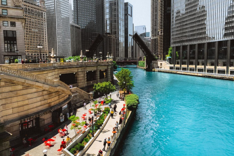 Chicago Riverwalk: Your Complete Guide